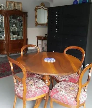 Daire Pour Un Couple, Jardin Cenevre