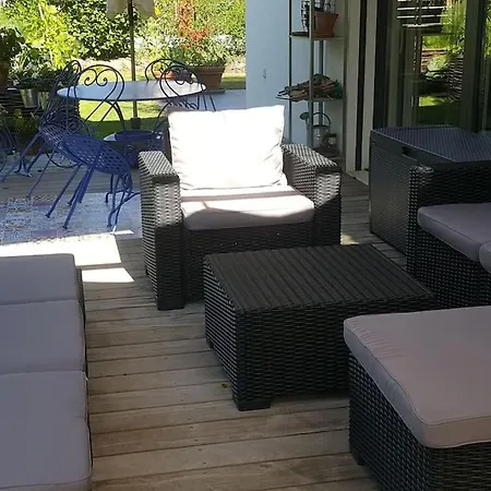 Pour Un Couple, Jardin アパート *